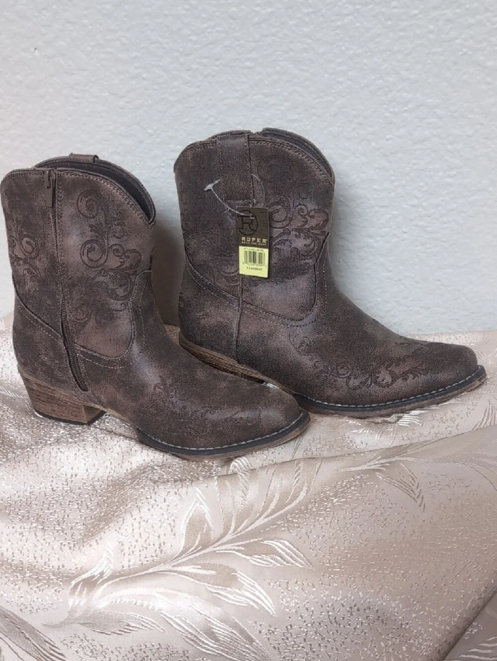 Roper women brown